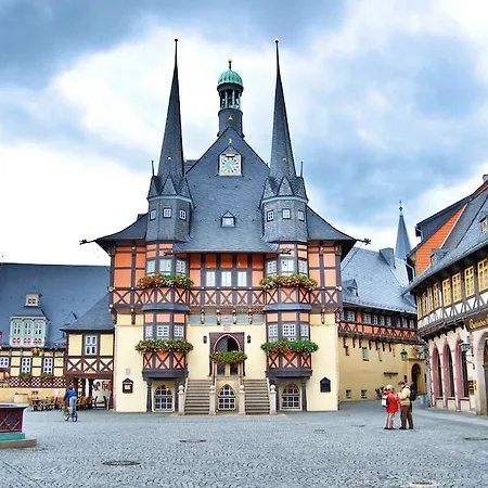 Ferienhaus Grüne Oase Mit Pool