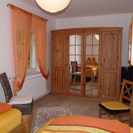 Ferienhaus Grüne Oase Mit Pool Wernigerode