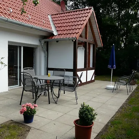 Grüne Oase Mit Pool Ferienhaus